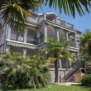 Apartment Dina, Weißenburg